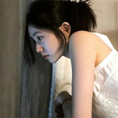 看她轻轻的飞起
